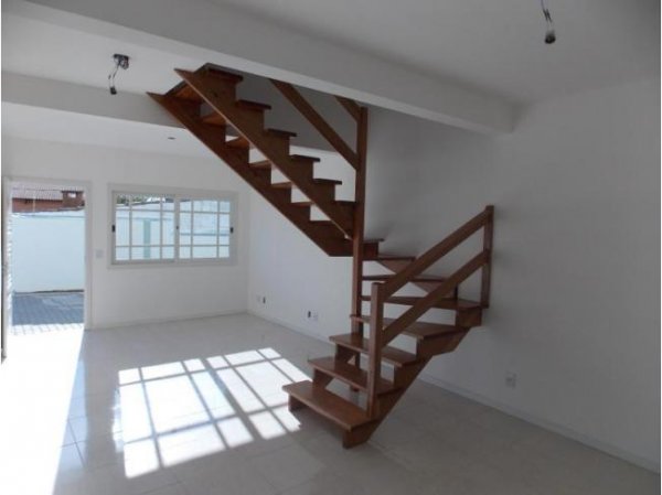 Casa com 2 Quartos para Alugar, 99 m² por R$ 1.100/Mês Estrada Jorge Pereira Nunes, 485 - Aberta dos Morros, Porto Alegre - RS