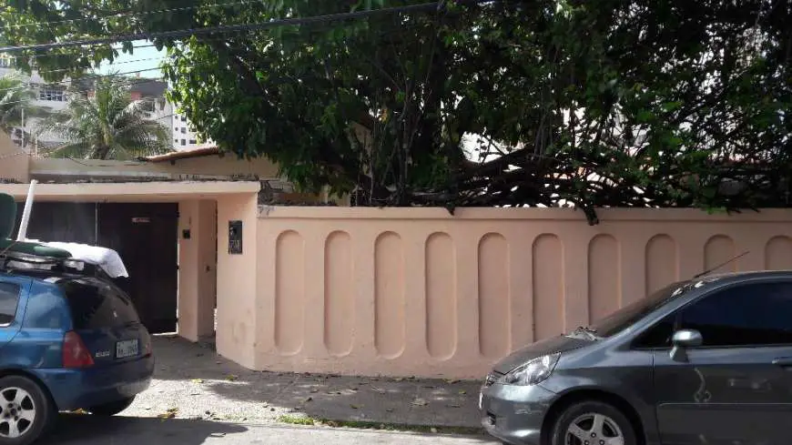 Casa com 3 Quartos para Alugar, 203 m² por R$ 1.500/Mês Papicu, Fortaleza - CE