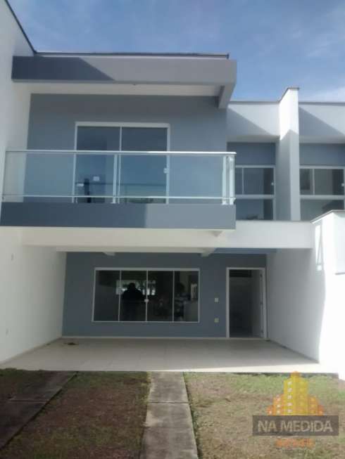 Sobrado com 3 Quartos à Venda, 145 m² por R$ 399.000 Pirabeiraba, Joinville - SC
