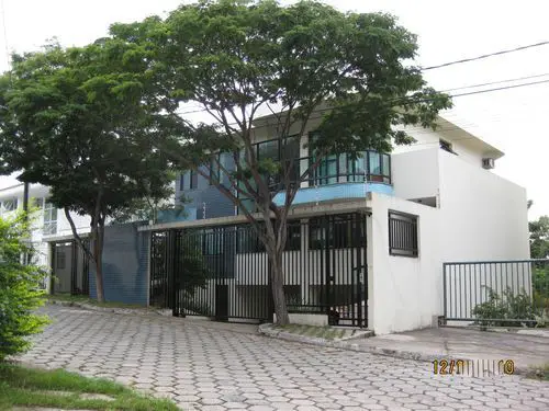Casa com 4 Quartos à Venda, 330 m² por R$ 1.700.000 Rua Francisco Mercadante, 161 - Mata da Praia, Vitória - ES