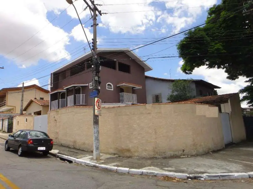 Sobrado com 3 Quartos para Alugar, 279 m² por R$ 2.100/Mês Parque Industrial, São José dos Campos - SP