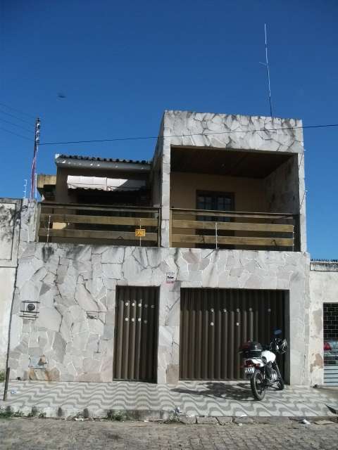 Casa com 3 Quartos para Alugar por R$ 700/Mês Rua Audeir Lima Aguiar Peixoto, 86 - Farol, Maceió - AL