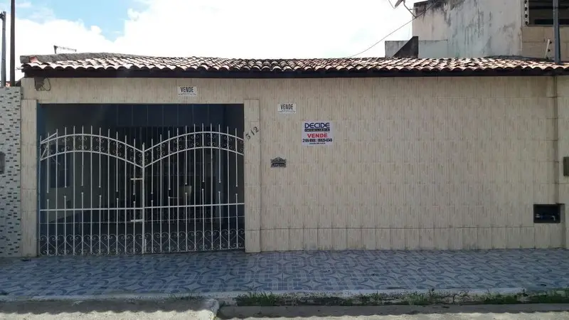 Casa com 3 Quartos para Alugar, 90 m² por R$ 1.000/Mês Rua Antônio Souza Montes, 312 - São Conrado, Aracaju - SE