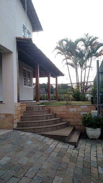 Casa com 4 Quartos à Venda, 320 m² por R$ 1.200.000 Camilo Alves, Contagem - MG