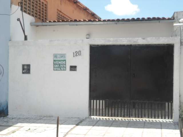 Casa com 2 Quartos para Alugar, 70 m² por R$ 600/Mês Castelão, Fortaleza - CE