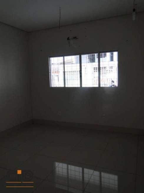 Casa com 2 Quartos para Alugar, 180 m² por R$ 1.800/Mês Avenida Dom Bosco, 221 - Dom Aquino, Cuiabá - MT