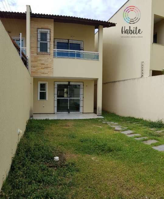 Casa com 3 Quartos para Alugar, 140 m² por R$ 1.400/Mês Rua Portugal - Messejana, Fortaleza - CE