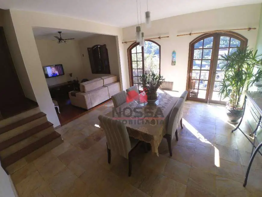 Casa com 6 Quartos à Venda, 500 m² por R$ 1.500.000 Ladeira Modesto de Sá Cavalcanti, 80 - Fradinhos, Vitória - ES