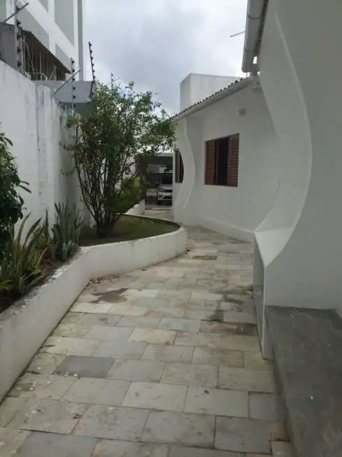 Casa com 4 Quartos para Alugar, 250 m² por R$ 25.000/Mês Avenida Max Zagel, 490 - Camboinha, Cabedelo - PB