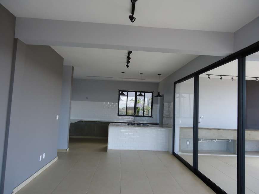 Casa de Condomínio com 4 Quartos para Alugar, 220 m² por R$ 2.900/Mês Estrada para Br-040, 576 - Villa Bella, Itabirito - MG