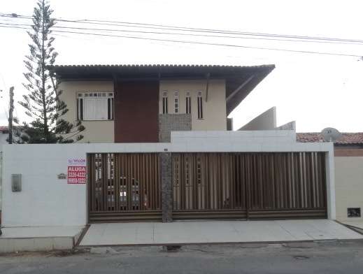 Casa com 6 Quartos para Alugar por R$ 3.000/Mês Farolândia, Aracaju - SE
