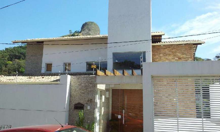 Sobrado com 5 Quartos à Venda, 260 m² por R$ 1.200.000 Rua das Acácias - Fradinhos, Vitória - ES