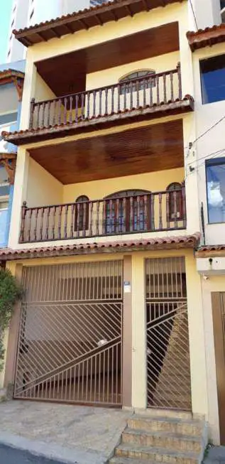 Sobrado com 3 Quartos para Alugar, 270 m² por R$ 2.300/Mês Vila Rosalia, Guarulhos - SP