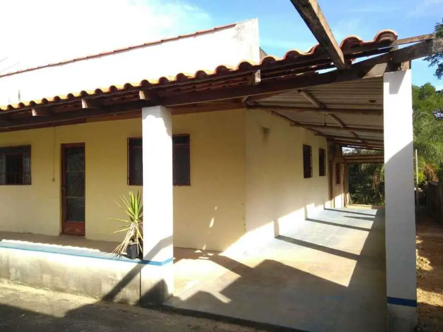 Casa com 4 Quartos para Alugar, 250 m² por R$ 650/Mês RUA MÁRIO TEIXEIRA, 424 - Castelo Branco, Juatuba - MG