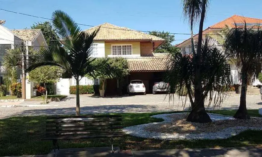 Casa de Condomínio com 3 Quartos à Venda, 300 m² por R$ 1.180.000 Avenida Alberto Lamego - Parque Califórnia, Campos dos Goytacazes - RJ