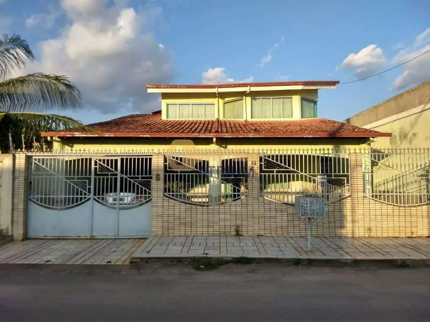 Casa com 5 Quartos à Venda, 409 m² por R$ 600.000 Rua Guanabara, 3492 - Liberdade, Porto Velho - RO
