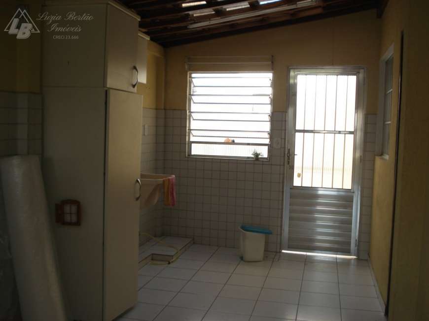 Casa com 2 Quartos para Alugar, 100 m² por R$ 1.400/Mês Rua Evaristo de Morais - Jardim Pilar, Santo André - SP