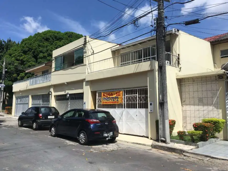 Casa com 2 Quartos para Alugar, 120 m² por R$ 1.600/Mês Flores, Manaus - AM