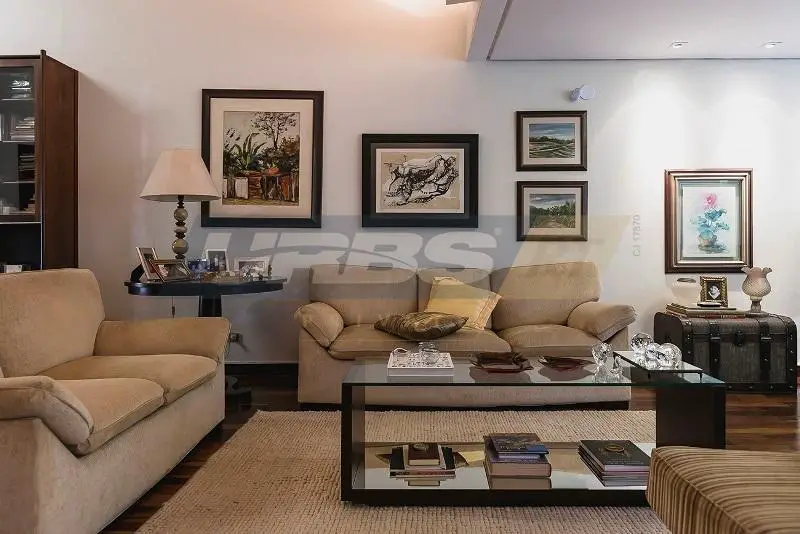 Casa com 3 Quartos à Venda, 260 m² por R$ 1.350.000 Rua 19 - Setor Oeste, Goiânia - GO