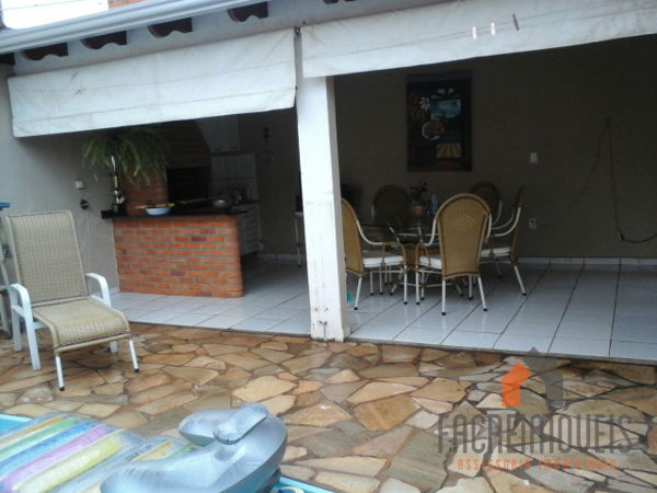 Casa com 2 Quartos à Venda, 52 m² por R$ 195.000 Travessa Afonso Pena - Despraiado, Cuiabá - MT