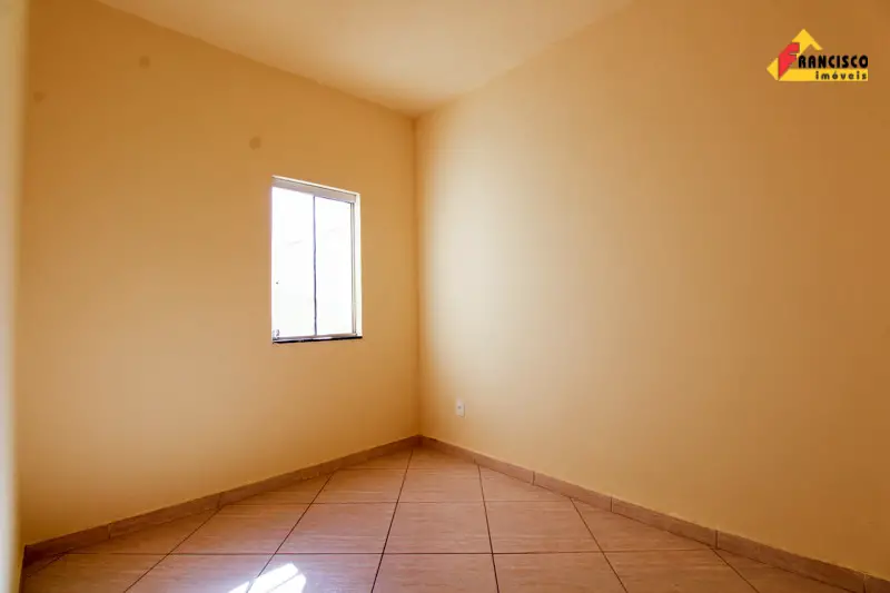 Casa com 3 Quartos para Alugar, 75 m² por R$ 650/Mês Rua Pernambuco - São Roque, Divinópolis - MG