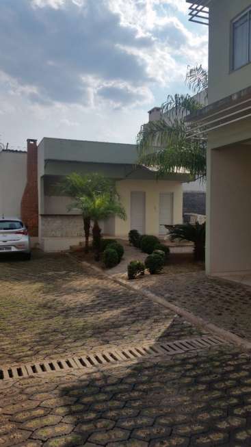 Casa de Condomínio com 3 Quartos à Venda, 120 m² por R$ 320.000 Jardim Mariana, Cuiabá - MT