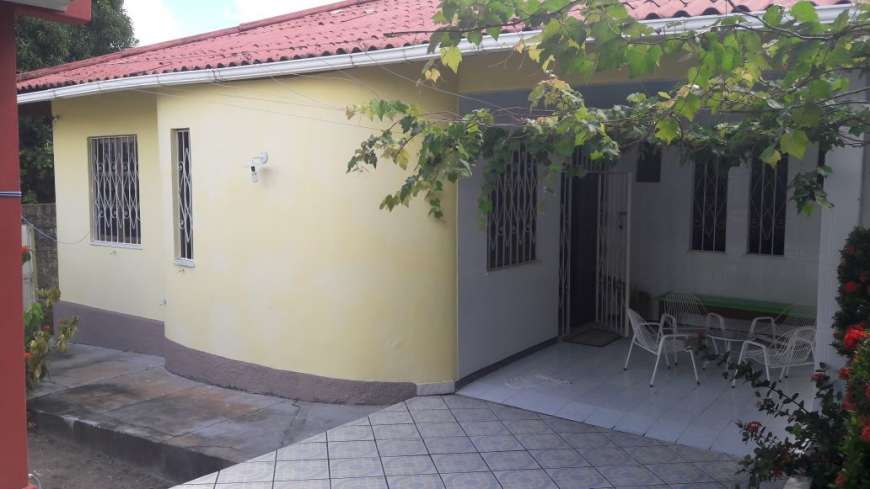 Casa com 3 Quartos à Venda, 200 m² por R$ 550.000 Rua Rio de Janeiro - Flores, Manaus - AM