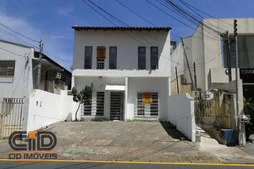 Sobrado para Alugar, 220 m² por R$ 4.490/Mês Rua Estevão de Mendonça, 425 - Popular, Cuiabá - MT
