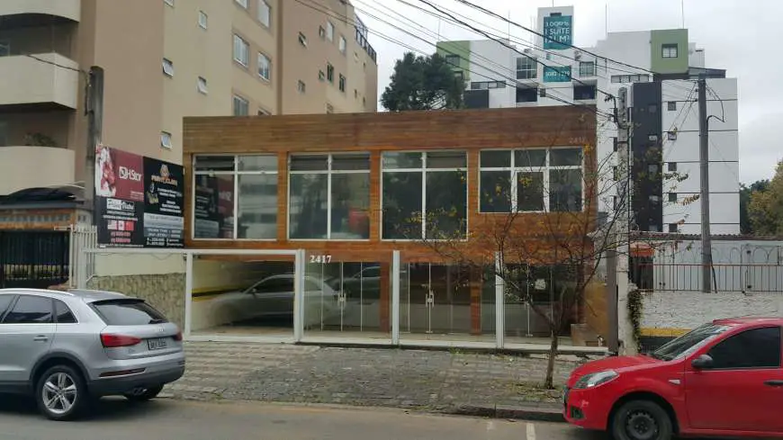 Casa com 6 Quartos à Venda, 260 m² por R$ 2.000.000 Avenida Silva Jardim, 2417 - Água Verde, Curitiba - PR