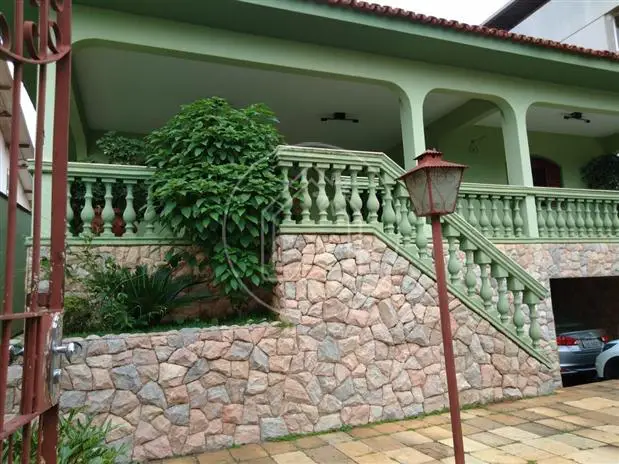 Casa com 4 Quartos à Venda, 38000 m² por R$ 880.000 Avenida D - Jardim Goiás, Goiânia - GO