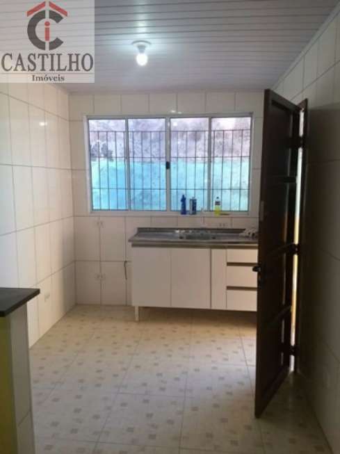 Casa com 2 Quartos para Alugar, 180 m² por R$ 1.300/Mês Rua Itaqueri - Móoca, São Paulo - SP