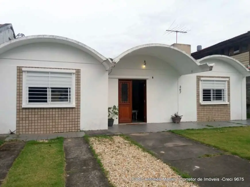 Casa com 3 Quartos para Alugar por R$ 600/Dia Avenida Jacarandá - Daniela, Florianópolis - SC