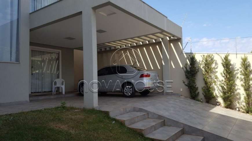 Sobrado com 2 Quartos à Venda, 300 m² por R$ 445.000 Vila do Polonês, Campo Grande - MS