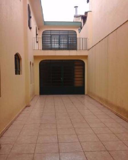 Sobrado com 3 Quartos para Alugar, 289 m² por R$ 3.800/Mês Rua Evaristo de Morais - Jardim Pilar, Santo André - SP