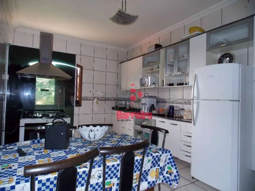 Casa com 3 Quartos à Venda, 240 m² por R$ 380.000 Marilândia, Ibirite - MG