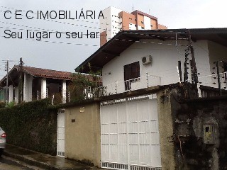 Casa com 3 Quartos para Alugar, 330 m² por R$ 4.500/Mês Adrianópolis, Manaus - AM