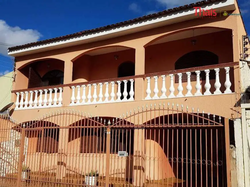 Casa com 7 Quartos à Venda, 280 m² por R$ 799.000 QE 1 - Guará I, Guará - DF