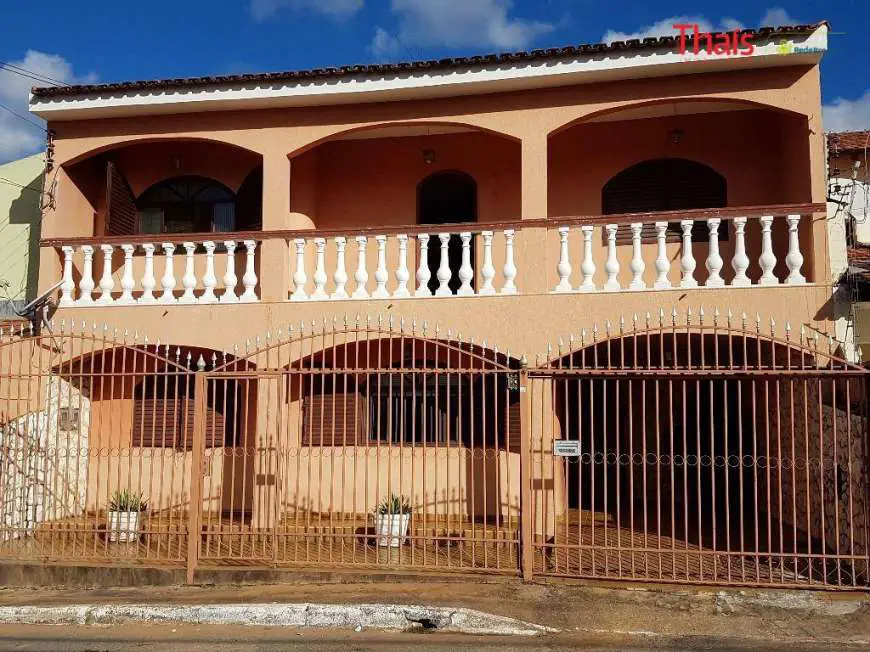 Casa com 7 Quartos à Venda, 280 m² por R$ 799.000 QE 1 - Guará I, Guará - DF