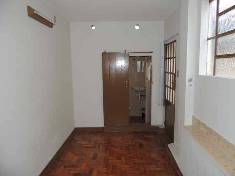 Casa com 1 Quarto para Alugar, 50 m² por R$ 500/Mês Rua Mestre Pedro Silva, 51 - Esplanada, Divinópolis - MG