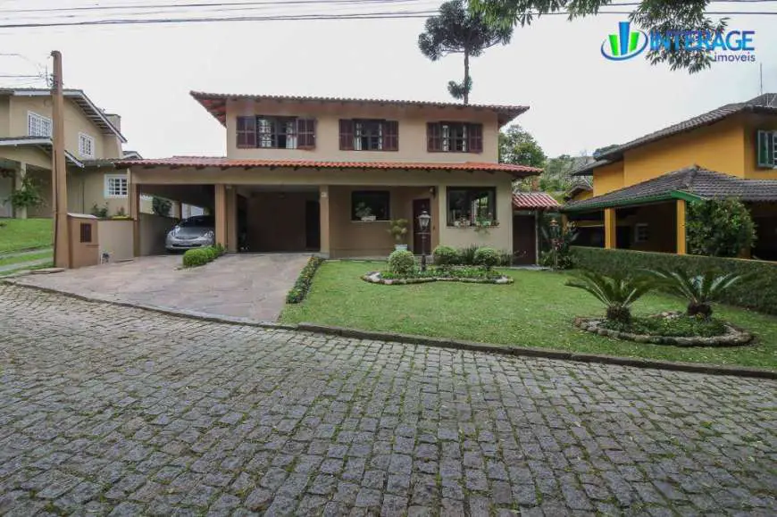 Casa de Condomínio com 4 Quartos para Alugar, 220 m² por R$ 3.750/Mês São Braz, Curitiba - PR