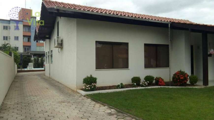 Casa com 3 Quartos para Alugar, 230 m² por R$ 4.000/Mês Rua Germano Beduschi - Velha, Blumenau - SC