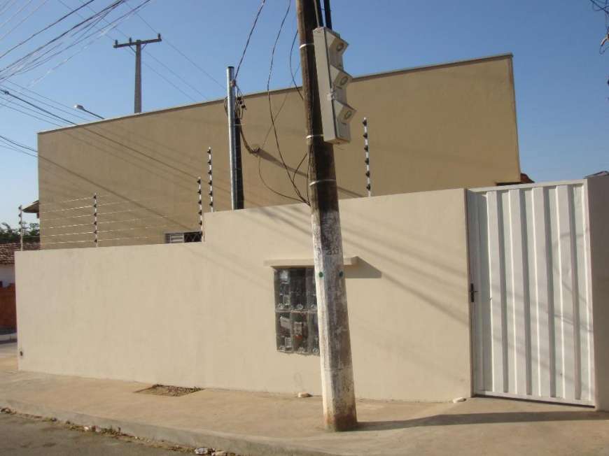 Kitnet com 1 Quarto para Alugar, 35 m² por R$ 450/Mês Avenida Brasil, 487 - Ribeirão da Ponte, Cuiabá - MT