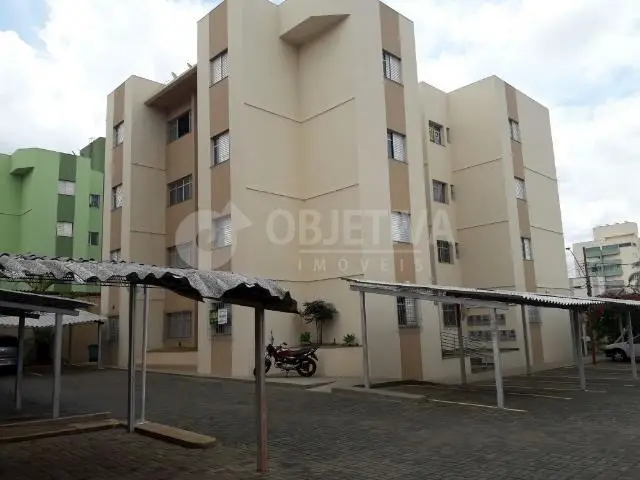 Apartamento com 3 Quartos para Alugar, 67 m² por R$ 550/Mês Santa Mônica, Uberlândia - MG