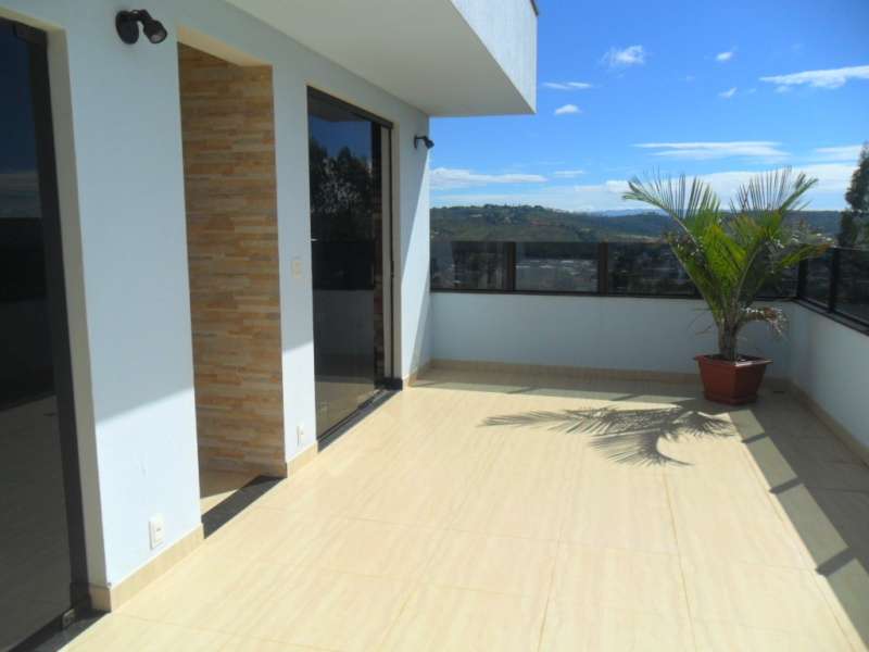 Cobertura com 4 Quartos para Alugar, 122 m² por R$ 2.000/Mês Lundcéia, Lagoa Santa - MG
