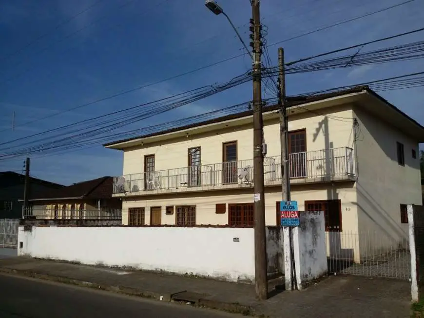 Kitnet com 1 Quarto para Alugar, 35 m² por R$ 390/Mês Rua Rocha Pombo, 192 - Iririú, Joinville - SC