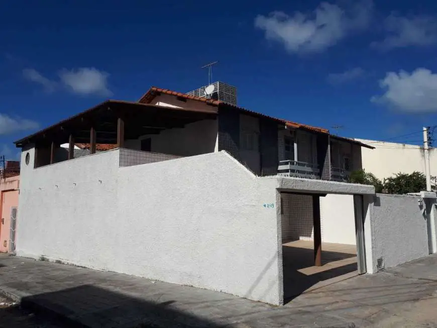 Casa com 4 Quartos à Venda, 200 m² por R$ 329.000 Rua Professor Luiz Carlos Teixeira, 22 - Lagoa Nova, Natal - RN