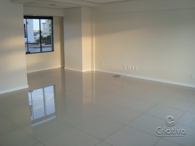Apartamento com 3 Quartos para Alugar, 237 m² por R$ 2.800/Mês Centro, Campo Bom - RS