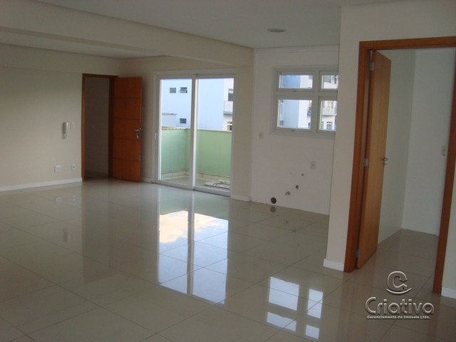 Apartamento com 3 Quartos para Alugar, 237 m² por R$ 2.800/Mês Centro, Campo Bom - RS