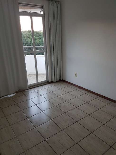 Apartamento com 2 Quartos para Alugar, 67 m² por R$ 700/Mês Rua Dom Lasagna - Morro da Glória, Juiz de Fora - MG