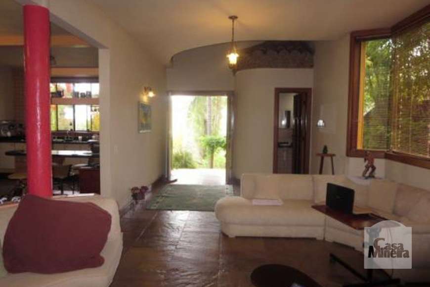 Casa com 3 Quartos para Alugar, 330 m² por R$ 5.300/Mês Condomínio Village Terrasse, Nova Lima - MG